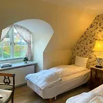Nyaraló Manor House Overlooking Fields And Garden Ringe
