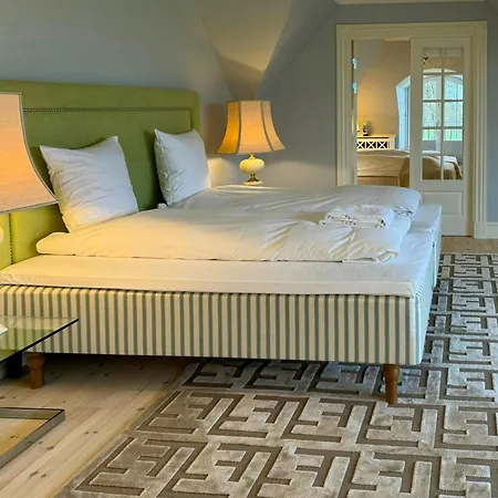 Manor House Overlooking Fields And Garden Casa vacanze Ringe