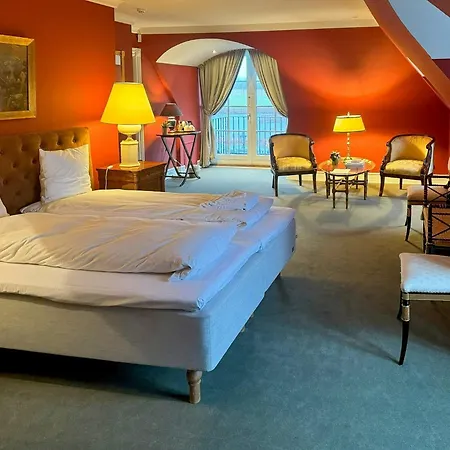 度假居 Manor House Overlooking Fields And Garden *