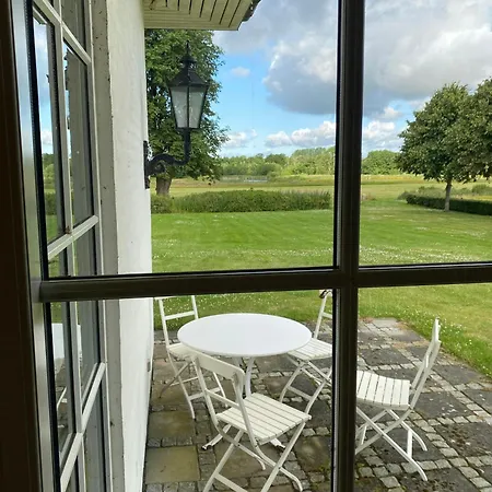 度假居 Manor House Overlooking Fields And Garden *