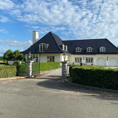 Manor House Overlooking Fields And Garden Casa vacanze Ringe