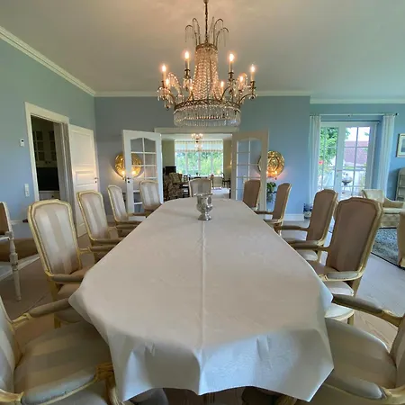 度假居 Manor House Overlooking Fields And Garden